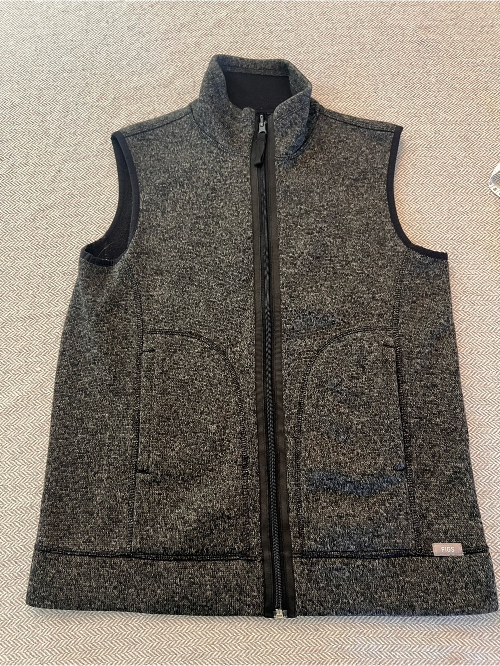 FIGS Heathered Gray and black reversible layering Vest small